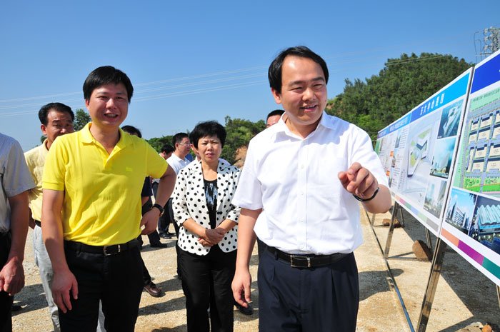 �ӿ��е½������B(t��i)�ǽ��O�����w�ط������l(f��)չ