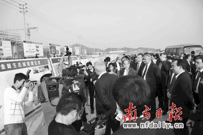 ��ꖽ�����I(y��)�ϰ�ġ�����ӛ��